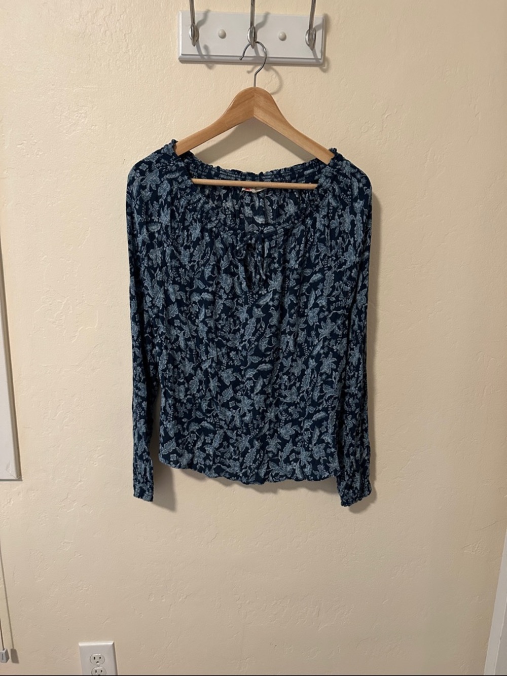 Women's Faherty Emery Blue Floral Long-Sleeve Peasant Top